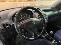 Usado Peugeot 206 90 CV (66 kW) 2005 Gris Utilitario