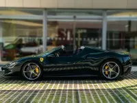 Usado Ferrari 296 830 CV (610 kW) 2025 Verde metalizado