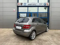 Usado Mercedes B200 140 CV (102 kW) 2006 Gris / plata Monovolumen