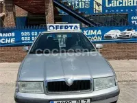 Usado Skoda Octavia 90 CV (66 kW) 2001 Blanco Berlina