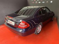 Usado Mercedes E220 150 CV (110 kW) 2002 Negro Berlina
