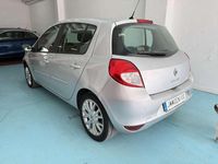 Usado Renault Clio II Exception 111 CV (81 kW) 2009 Plateado Utilitario