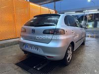 Usado Seat Ibiza 105 CV (77 kW) 2007 Gris / plata Utilitario