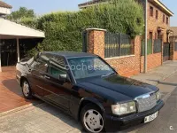 Usado Mercedes 190 126 CV (92 kW) 1985 Verde Berlina