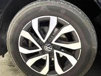 Usado VW Polo Active 95 CV (69 kW) 2023 Negro profundo efecto perla Utilitario