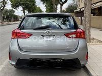 Usado Toyota Auris Active 90 CV (66 kW) 2014 Gris / plata Berlina