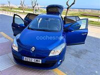 Usado Renault Mégane GrandTour Dynamique 105 CV (77 kW) 2010 Azul Familiar
