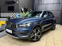 Usado Volvo XC40 Inscription 211 CV (155 kW) 2022 Azul SUV