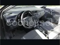 Usado Toyota Auris Active 116 CV (85 kW) 2017 Negro Familiar