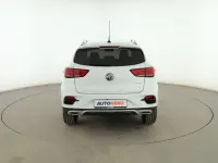 Usado MG ZS Luxury 106 CV (77 kW) 2023 Blanco SUV