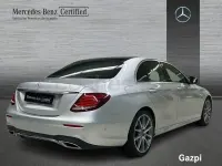 Usado Mercedes E220 AMG line 194 CV (142 kW) 2020 Gris / plata Berlina
