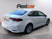 Usado Toyota Corolla Active 122 CV (89 kW) 2022 Blanco Berlina