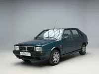 Usado Lancia Delta 82 CV (60 kW) 1991 Verde Utilitario