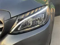 Usado Mercedes C180 156 CV (114 kW) 2017 Gris / plata Familiar