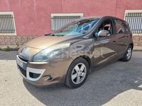 Usado Renault Scénic III Dynamique 130 CV (95 kW) 2011 Marrón Monovolumen