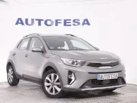 Usado Kia Stonic 120 CV (88 kW) 2023 Verde SUV