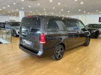 Usado Mercedes V220 Avantgarde 163 CV (119 kW) 2022 Gris / plata Monovolumen