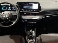 Usado Hyundai Bayon Blackline 100 CV (73 kW) 2025 Gris lumen (techo negro) SUV