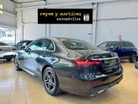 Usado Mercedes E220 200 CV (147 kW) 2022 Gris / plata Berlina