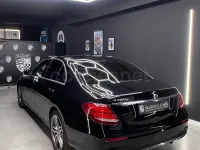 Usado Mercedes E220 194 CV (142 kW) 2019 Negro Berlina