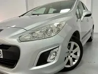 Usado Peugeot 308 Access 98 CV (72 kW) 2013 Gris / plata Berlina