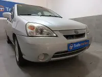 Usado Suzuki Liana 106 CV (77 kW) 2005 Gris / plata Berlina