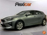 Begagnad Kia Ceed 120 HK (88 kW) 2021 Grå Halvkombi
