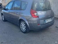 Usado Renault Grand Scénic II Dynamique 105 CV (77 kW) 2008 Gris / plata Monovolumen