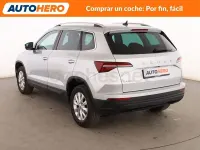 Usado Skoda Karoq Ambition 150 CV (110 kW) 2023 Gris / plata SUV