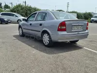 Usado Opel Astra Comfort 100 CV (73 kW) 1999 Gris / plata Familiar