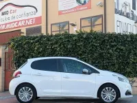 Usado Peugeot 208 Signature Sky 100 CV (73 kW) 2019 Blanco Utilitario