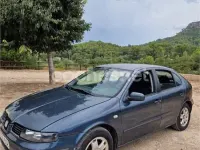 Usado Seat Leon 110 CV (80 kW) 2001 Negro Utilitario