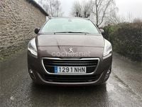 Usado Peugeot 5008 Style 115 CV (84 kW) 2014 Marrón Monovolumen