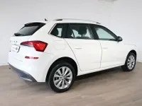 Usado Skoda Kamiq Ambition 110 CV (80 kW) 2021 Blanco SUV