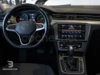 Usado VW Passat 122 CV (89 kW) 2021 Gris / plata Familiar