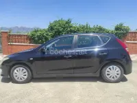 Usado Hyundai i30 Classic 90 CV (66 kW) 2010 Negro Berlina