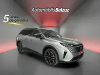 Usado Peugeot 5008 Allure 145 CV (106 kW) 2025 Plateado SUV