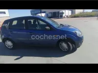 Usado Ford Fiesta Ambiente 70 CV (51 kW) 2007 Azul Utilitario