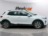 Usado Kia Stonic 84 CV (61 kW) 2023 Blanco SUV