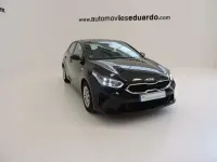 Usado Kia Ceed 120 CV (88 kW) 2018 Negro Utilitario