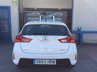 Usado Toyota Auris Active 132 CV (97 kW) 2013 Blanco Berlina