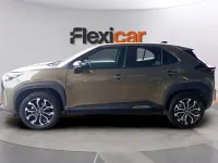 Usado Toyota Yaris Active 116 CV (85 kW) 2021 Beige Utilitario