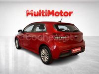 Usado Kia Rio 84 CV (61 kW) 2022 Rojo Berlina
