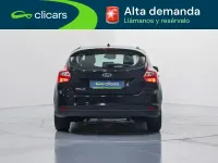 Usado Ford Focus Trend 125 CV (91 kW) 2014 Negro