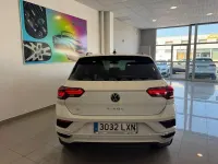 Usado VW T-Roc Advance 110 CV (80 kW) 2022 Blanco SUV