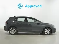 Usado VW Golf VIII 110 CV (80 kW) 2022 Gris Utilitario