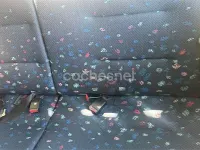 Usado Peugeot 106 58 CV (42 kW) 1994 Granate Utilitario
