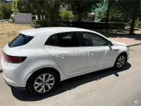 Usado Renault Mégane II Zen 115 CV (84 kW) 2021 Blanco Berlina