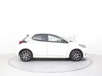 Usado Toyota Yaris Hybrid Style 116 CV (85 kW) 2022 Blanco Berlina