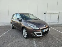 Usado Renault Scénic Privilege 160 CV (117 kW) 2010 Marrón Monovolumen
